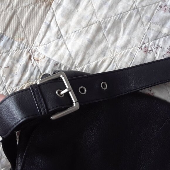 Kenneth Cole Leather Messenger Shoulder Bag - Picture 12 of 16